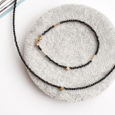 Smulkus vėrinys su špineliu