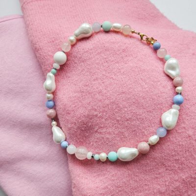 Pastelinių spalvų vėrinys