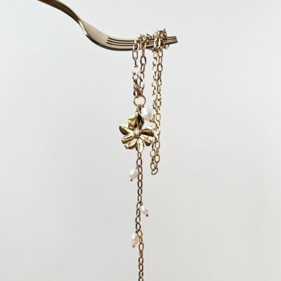 Grandinėlė su pakabuku