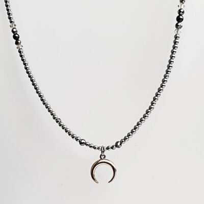 Vėrinys su mėnuliu